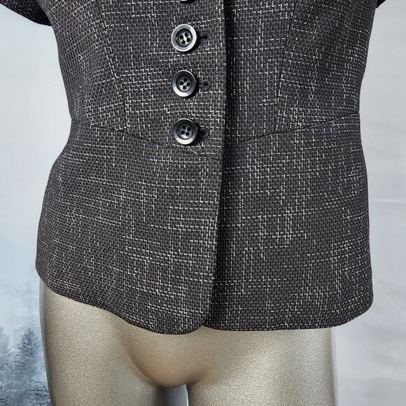 The Limited Collection Short Sleeve Puffer V-Neck Blaze | Women's Medium - Picture 4 of 15